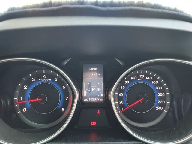 Hyundai Elantra  第9張相片