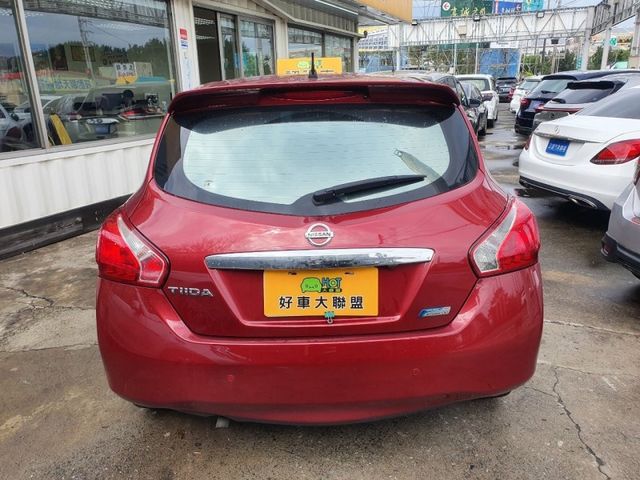 Nissan Tiida  第8張相片