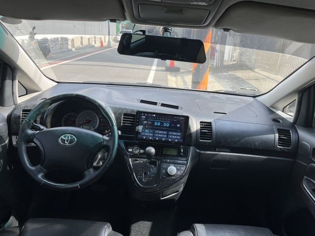 Toyota Wish  第10張相片