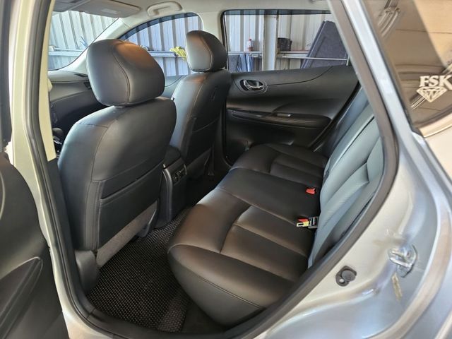 Nissan Tiida  第3張相片