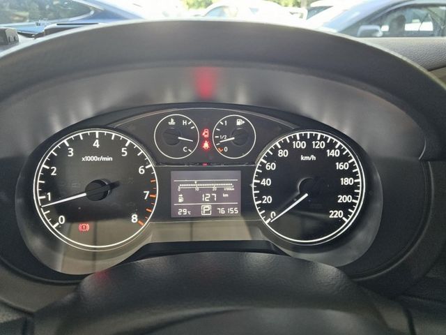 Nissan Tiida  第9張相片