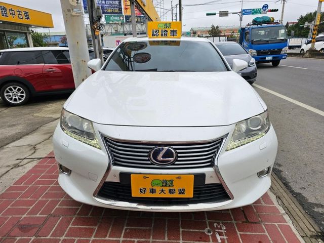 Lexus ES  第7張相片