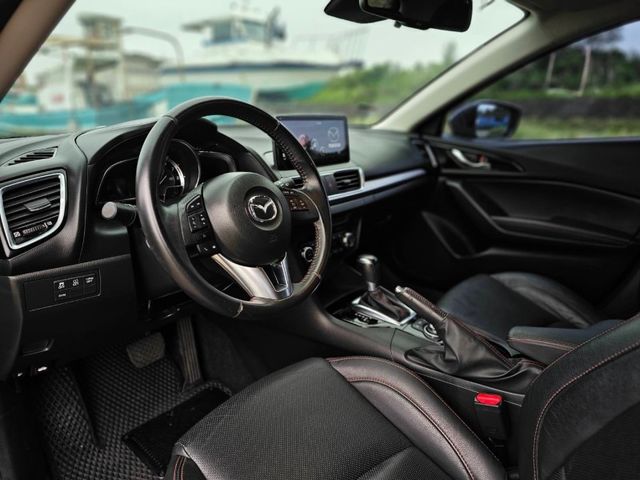 Mazda Mazda3  第12張相片