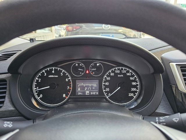 Nissan Tiida  第9張相片