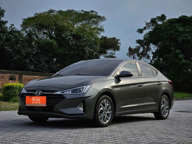 Hyundai Elantra  第4張相片