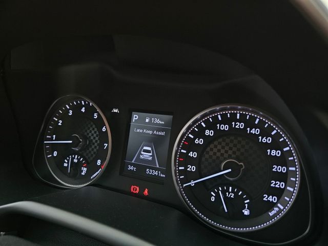 Hyundai Elantra  第9張相片