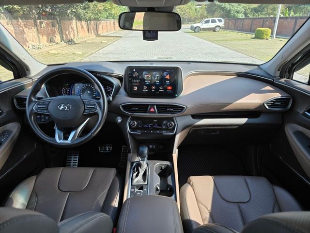 Hyundai Santa Fe  第10張相片