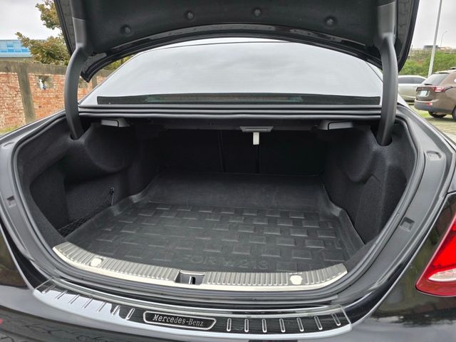 Mercedes-Benz/賓士 E-CLASS  第8張相片