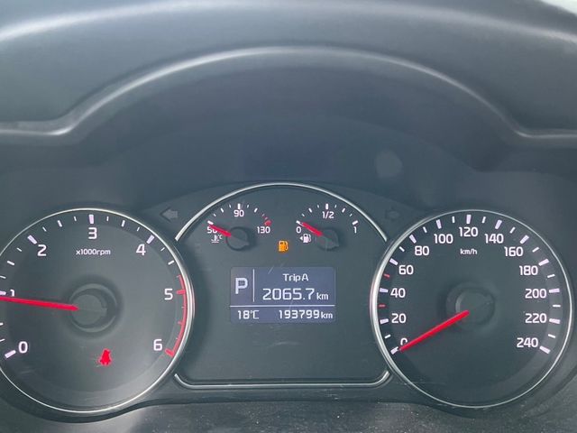 Kia Carens  第7張相片