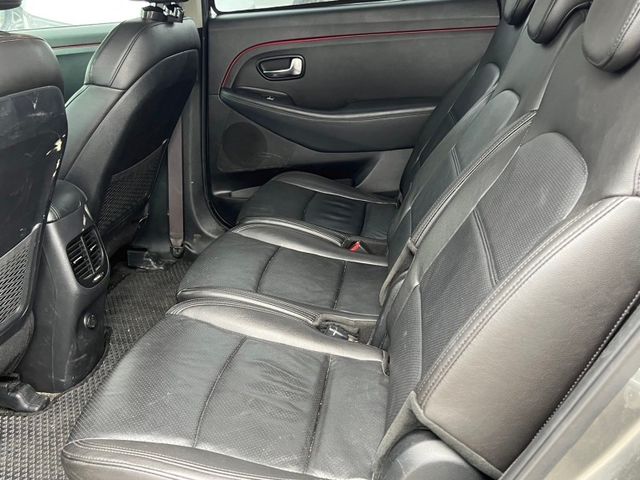 Kia Carens  第10張相片