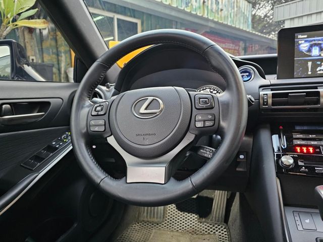 Lexus IS  第8張相片