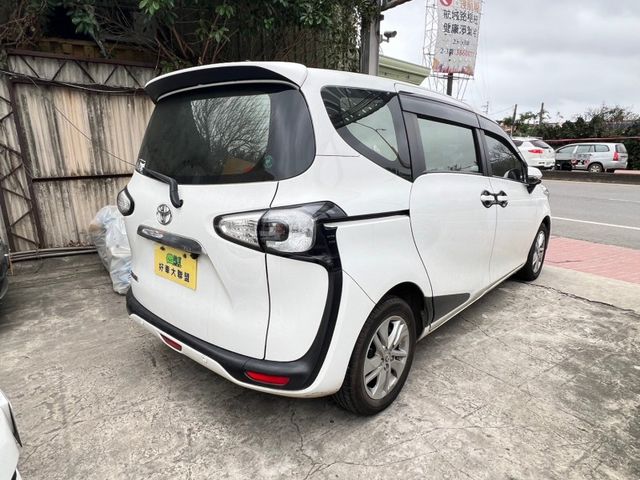 Toyota SIENTA  第3張相片