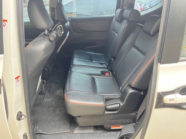 Toyota SIENTA  第10張相片