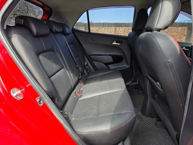 Kia Picanto  第11張相片
