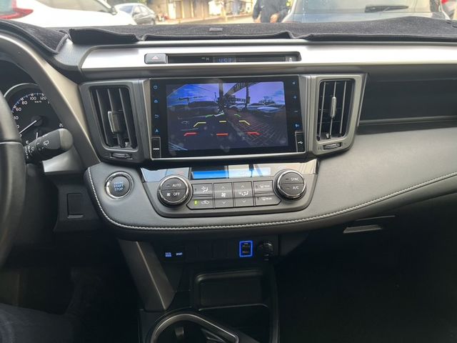 Toyota RAV4  第7張相片