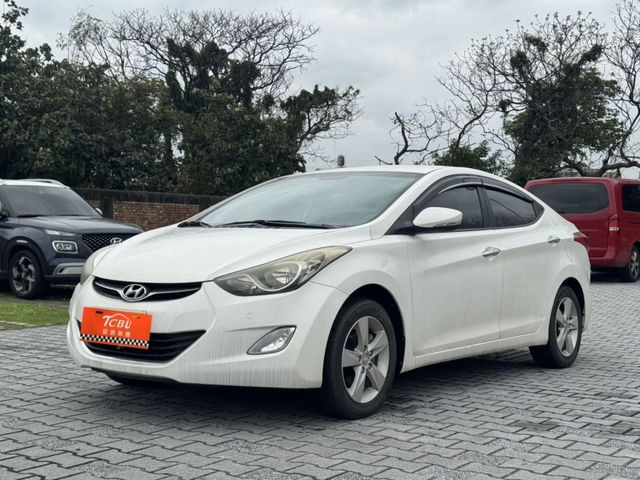 Hyundai Elantra  第1張相片
