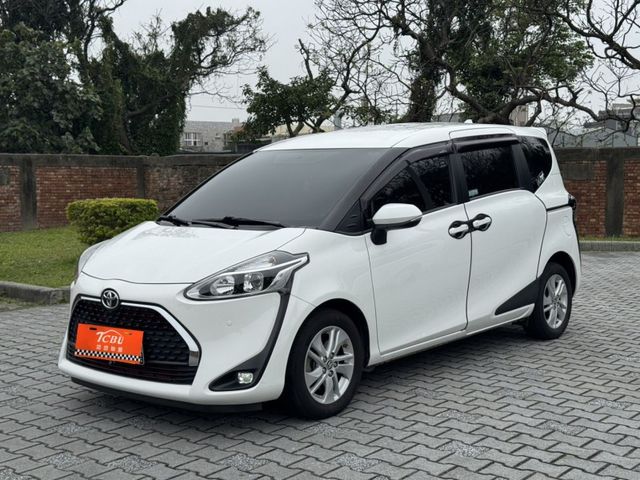 Toyota SIENTA  第1張相片