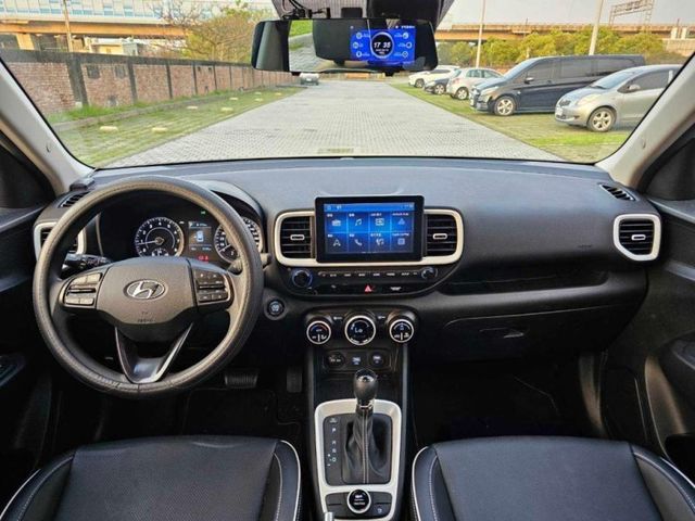 Hyundai Venue  第7張相片