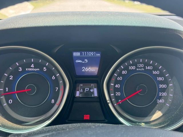 Hyundai Elantra  第6張相片
