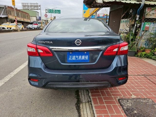 Nissan Sentra  第5張相片