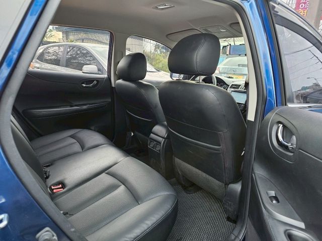 Nissan Tiida  第9張相片