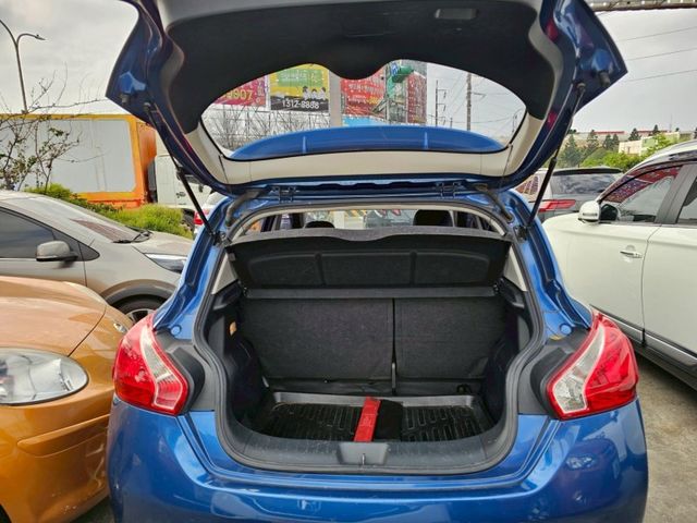 Nissan Tiida  第12張相片
