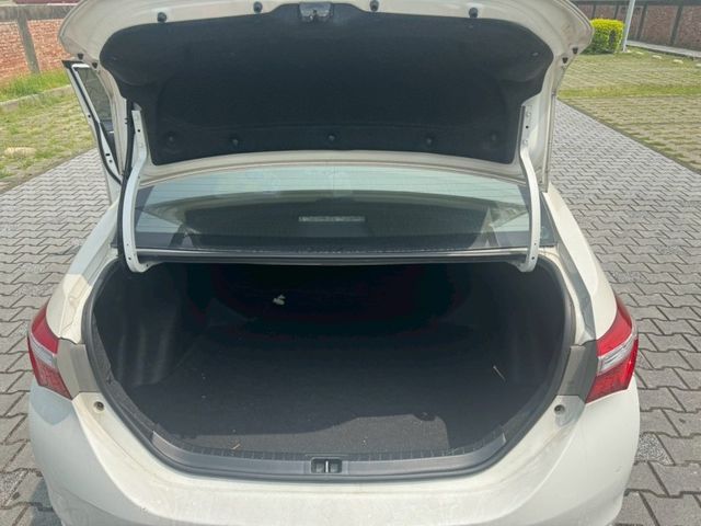 Toyota ALTIS  第12張相片