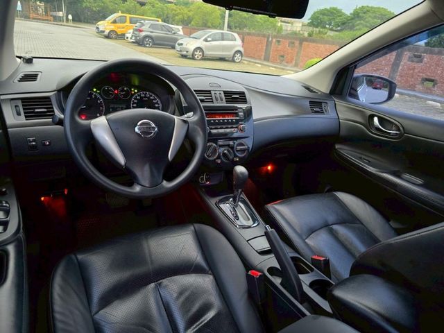 Nissan Tiida  第9張相片