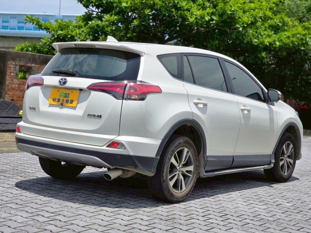 Toyota RAV4  第3張相片