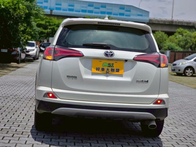 Toyota RAV4  第5張相片