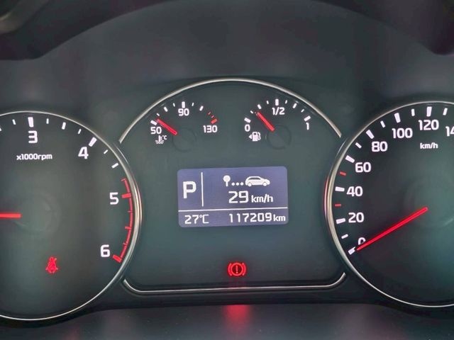 Kia Carens  第6張相片