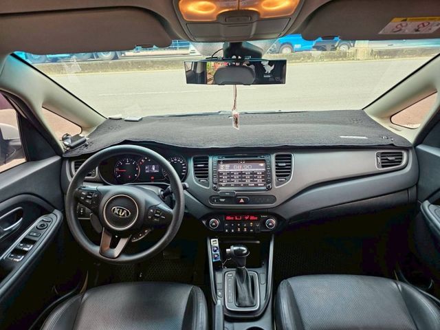 Kia Carens  第7張相片