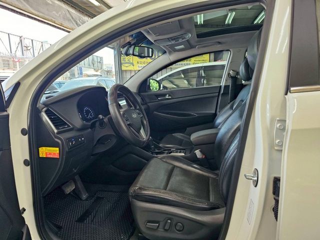 Hyundai Tucson  第8張相片