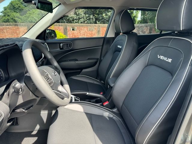 Hyundai Venue  第10張相片