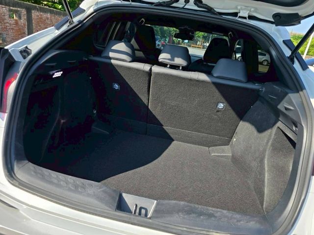 Toyota C-HR  第11張相片