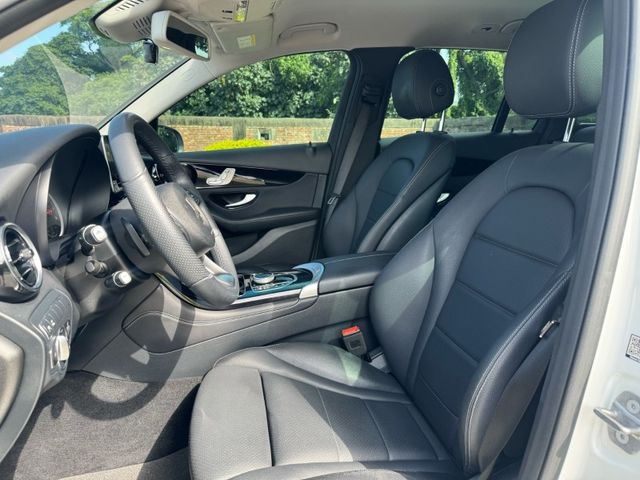 2019 BENZ GLC200 2.0 白  第10張相片