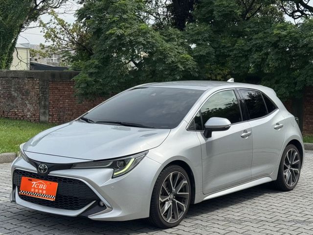 Toyota Auris  第1張相片