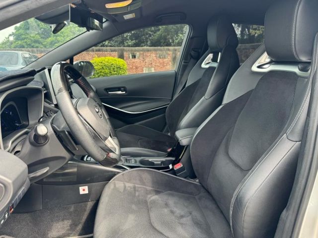 Toyota Auris  第8張相片