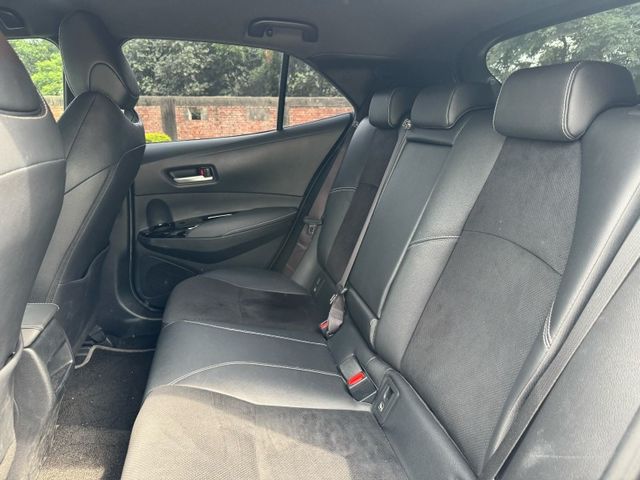 Toyota Auris  第9張相片