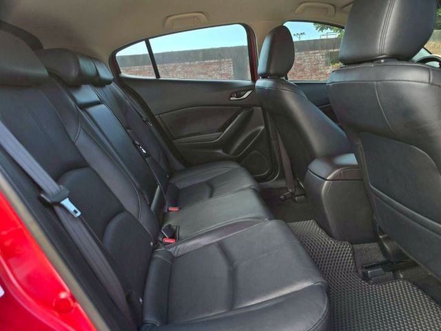 Mazda Mazda3  第9張相片