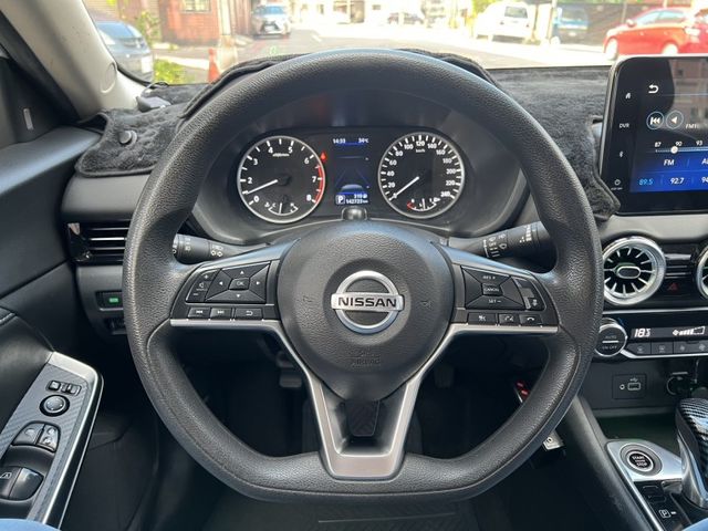 Nissan Sentra  第8張相片
