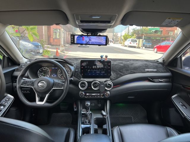 Nissan Sentra  第9張相片