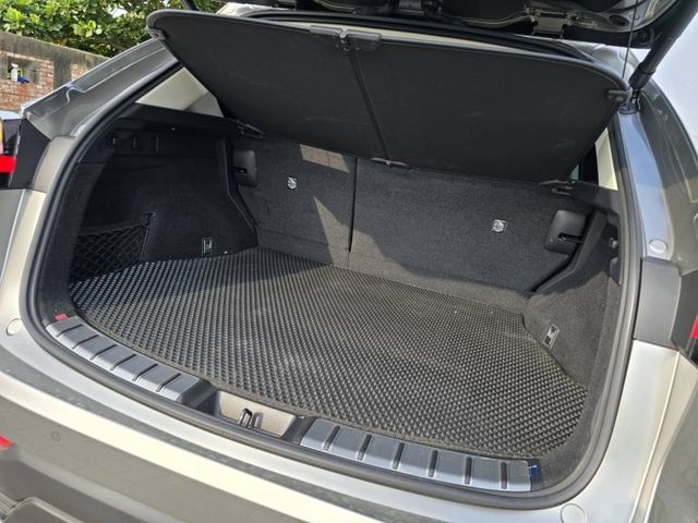 Lexus NX  第6張相片