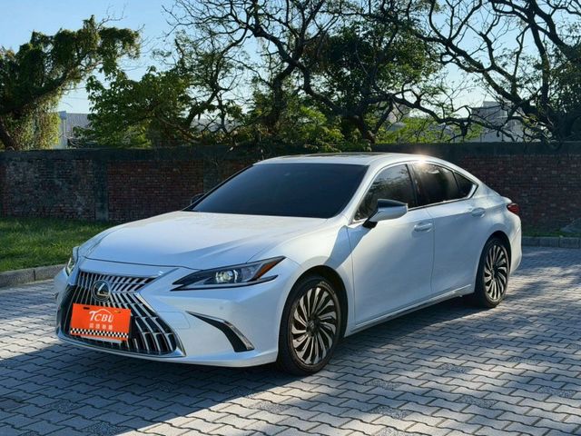 Lexus ES  第2張相片