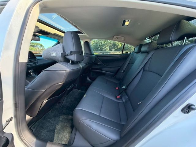 Lexus ES  第11張相片