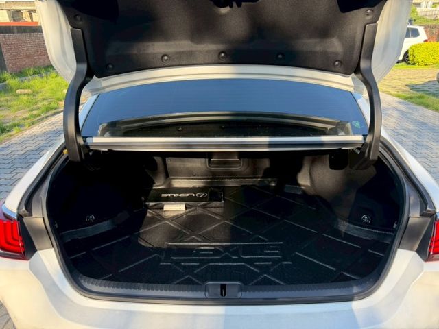 Lexus ES  第12張相片