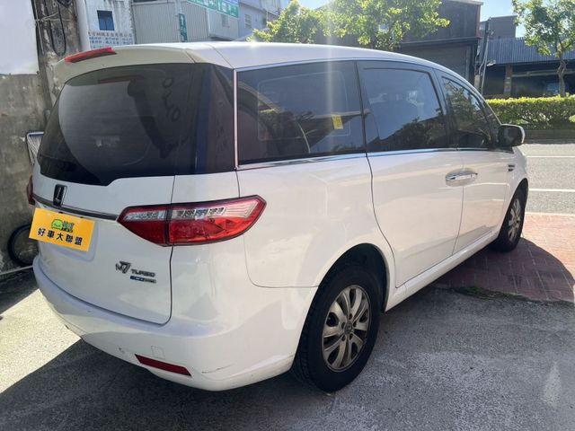 Luxgen M7  第3張相片