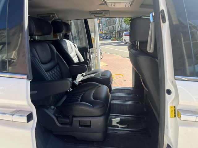 Luxgen M7  第10張相片