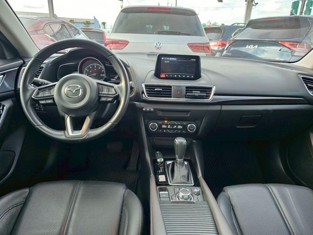 Mazda Mazda3  第8張相片