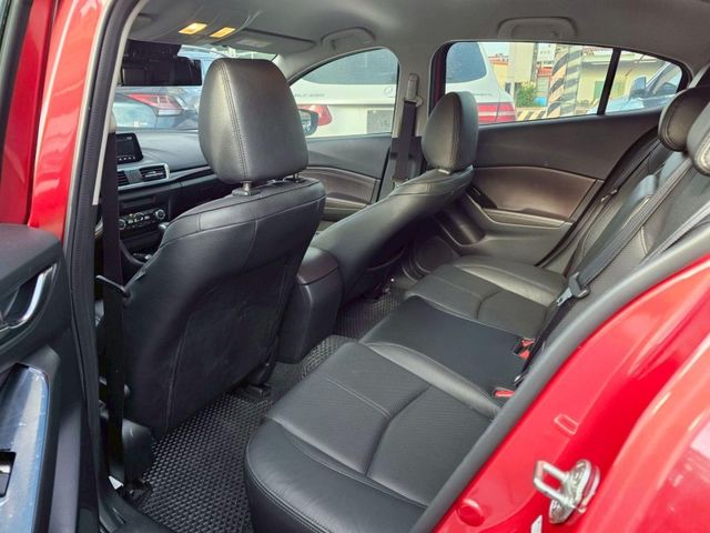 Mazda Mazda3  第10張相片
